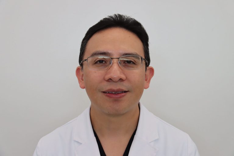 Dr. Edilzar González
