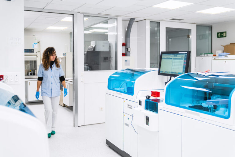 Laboratorio clínico en Hospital El Pilar