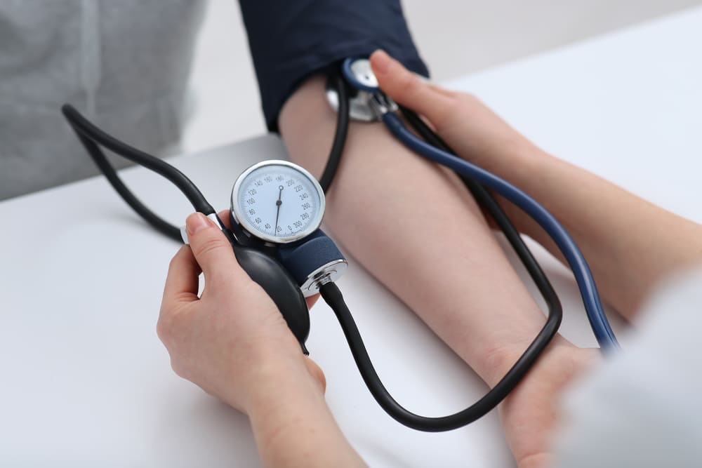 chequeos médicos de hipertensión